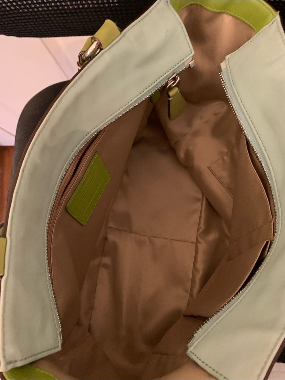 Sale ๐2010 Coach Laura Leather Carryall, in "Seafoam and Lime" - Picture 12 of 16